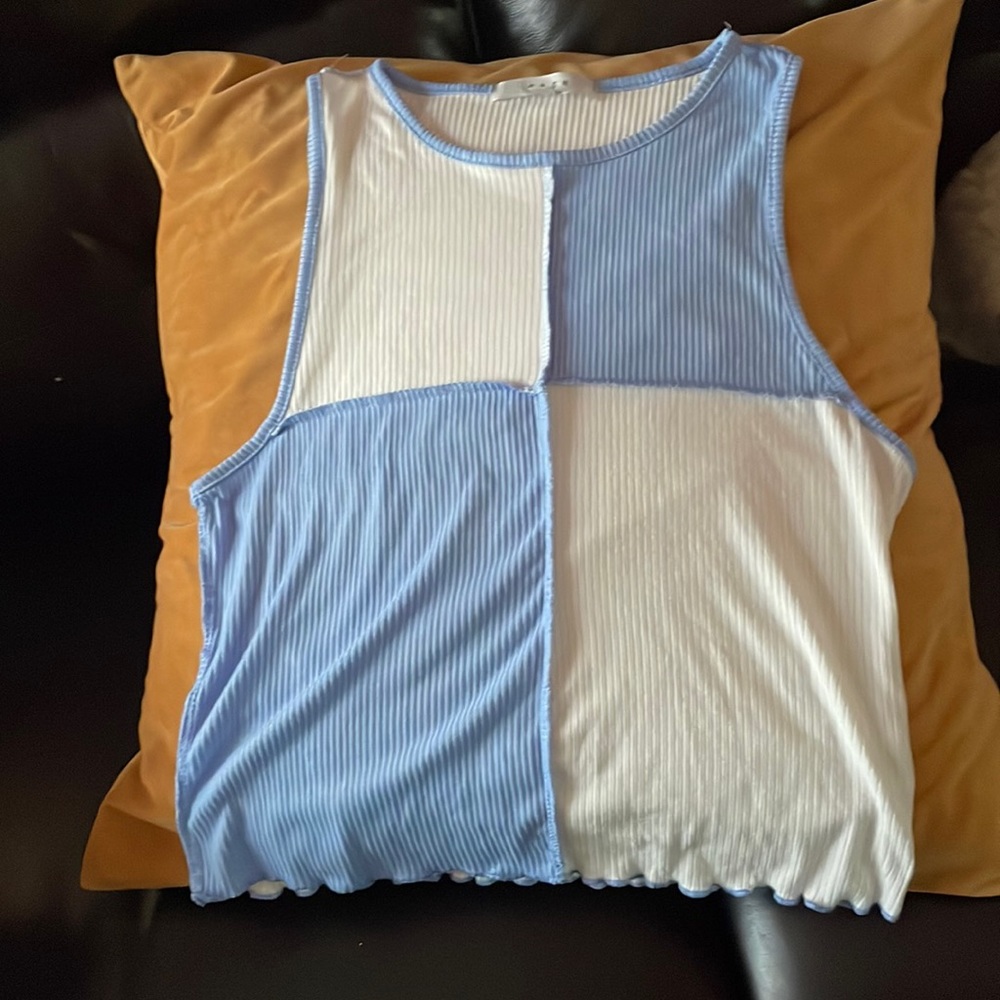 Sleeveless top size s